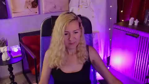 Donna online show from July 17, 6:46 pm