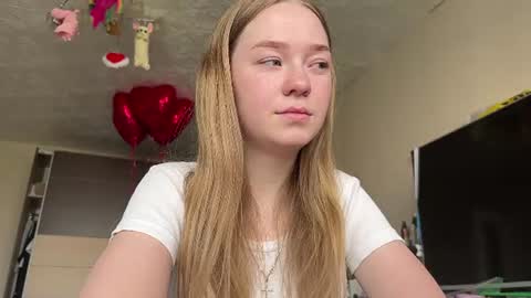 Snapshot of donnettesaborio chatting on June 11, 9:18 am Haley online show from June 11, 9:18 am