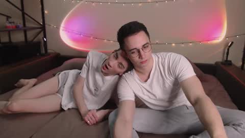 Snapshot of dontknowloool chatting on March 8, 11:27 am EliotKenny online show from March 8, 11:27 am