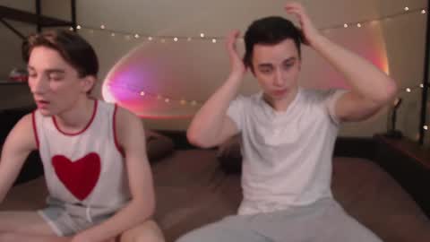 Snapshot of dontknowloool chatting on March 9, 1:26 pm EliotKenny online show from March 9, 1:26 pm