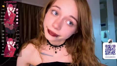 Snapshot of dontoke_ chatting on November 20, 8:52 pm Nicole online show from November 20, 8:52 pm