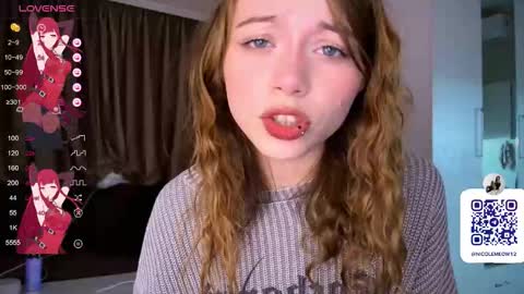 Snapshot of dontoke_ chatting on November 27, 1:57 pm Nicole online show from November 27, 1:57 pm