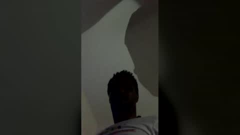 Snapshot of donttrydisalone504 chatting on December 19, 10:00 am donttrydisalone504 online show from December 19, 10:00 am