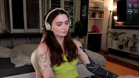 Snapshot of dorfmatratze_ chatting on May 29, 6:00 am Alice online show from May 29, 6:00 am