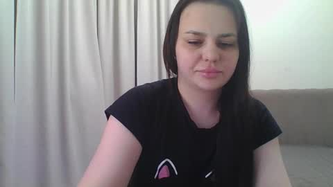 Snapshot of dori_cutie chatting on February 22, 5:33 pm dori_cutie online show from February 22, 5:33 pm