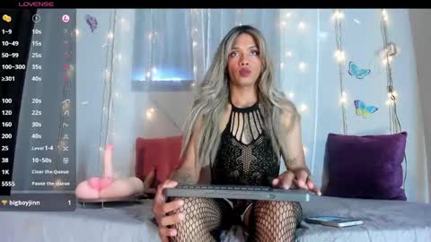 Nicolle online show from March 20, 8:57 pm