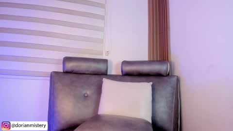 dorian_mystery online show from February 19, 1:34 am