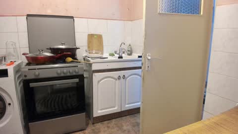 menu  below online show from December 14, 7:25 pm