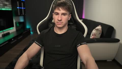 Dorian Reyes online show from February 6, 12:43 am