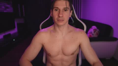 Dorian Reyes online show from March 29, 2:11 am