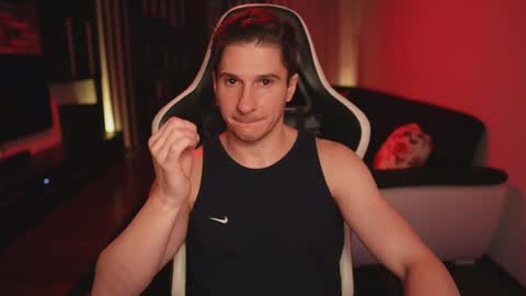 Dorian Reyes online show from April 13, 11:10 pm