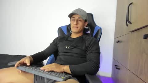 Snapshot of dorman_boy chatting on November 16, 3:56 am dorman_boy online show from November 16, 3:56 am