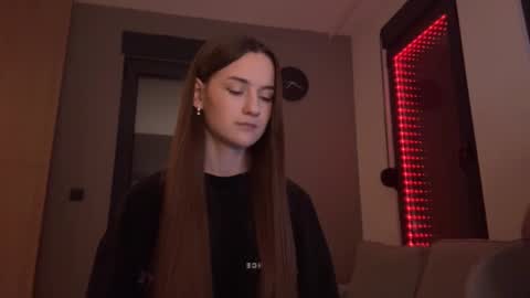 Snapshot of double_sun chatting on November 16, 9:09 pm Alice and Mark online show from November 16, 9:09 pm