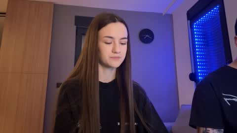 Snapshot of double_sun chatting on December 3, 1:13 am Alice and Mark online show from December 3, 1:13 am