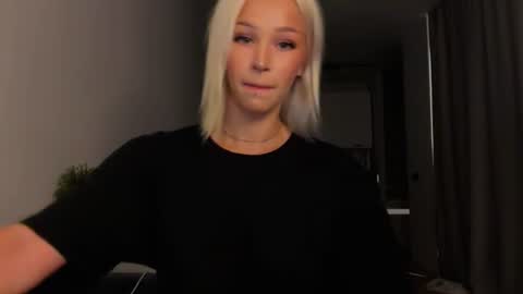 MOLLYYYY dont forget to give me a thumb up online show from June 23, 9:29 am