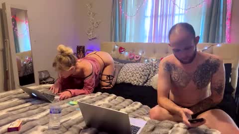 Snapshot of doublesuble chatting on March 8, 5:01 pm Chaz  Roxy Rain online show from March 8, 5:01 pm