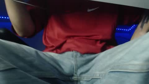 Snapshot of douglas_drake chatting on February 15, 6:43 am douglas_drake online show from February 15, 6:43 am