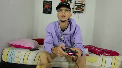 douglas_gallegos online show from December 3, 3:20 am