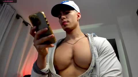 Douglas Safado online show from November 15, 5:05 am