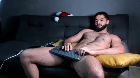 Snapshot of douglasskingjr chatting on December 16, 8:14 pm douglasskingjr online show from December 16, 8:14 pm