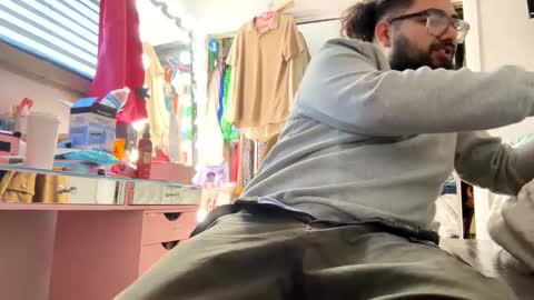 Dpenguino online show from February 18, 4:47 pm