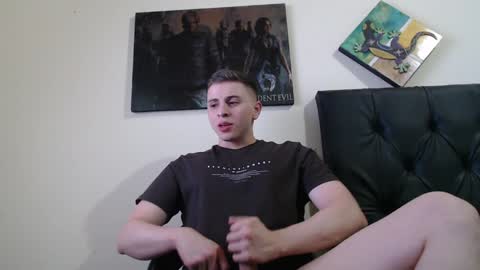 Snapshot of draco_boy2000 chatting on December 26, 7:38 pm draco_boy2000 online show from December 26, 7:38 pm