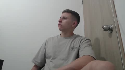 Snapshot of draco_boy2000 chatting on October 29, 9:05 pm draco_boy2000 online show from October 29, 9:05 pm