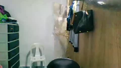 Snapshot of dragonlady402 chatting on February 24, 2:26 pm Dragon Lady online show from February 24, 2:26 pm