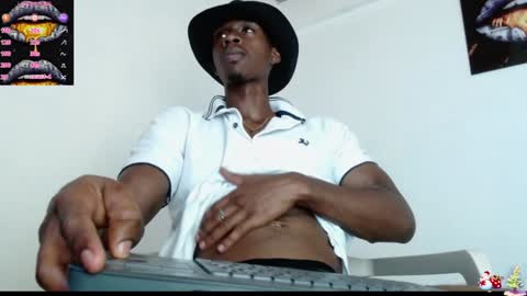 Snapshot of drake_brown_23 chatting on January 9, 7:08 pm Drake 23 online show from January 9, 7:08 pm