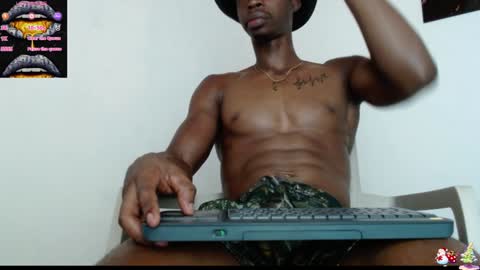 Snapshot of drake_brown_23 chatting on January 11, 4:59 am Drake 23 online show from January 11, 4:59 am