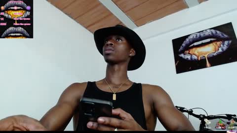 Snapshot of drake_brown_23 chatting on January 16, 11:37 pm Drake 23 online show from January 16, 11:37 pm