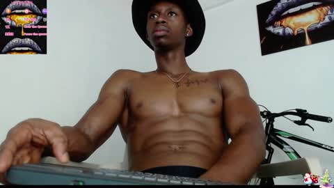 Snapshot of drake_brown_23 chatting on January 22, 9:57 am Drake 23 online show from January 22, 9:57 am