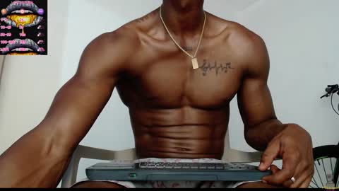 Snapshot of drake_brown_23 chatting on January 30, 3:11 am Drake 23 online show from January 30, 3:11 am