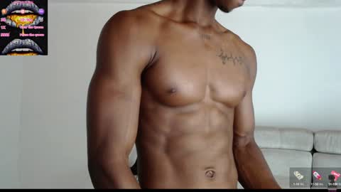 Snapshot of drake_brown_23 chatting on February 5, 4:37 am Drake 23 online show from February 5, 4:37 am