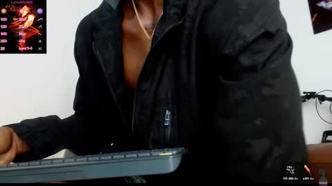 Snapshot of drake_brown_23 chatting on February 17, 11:23 am Drake 23 online show from February 17, 11:23 am