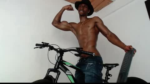 Snapshot of drake_brown_23 chatting on February 26, 4:14 am Drake 23 online show from February 26, 4:14 am