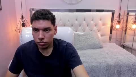 Snapshot of drake_miller7 chatting on December 14, 4:07 am Drake Miller online show from December 14, 4:07 am