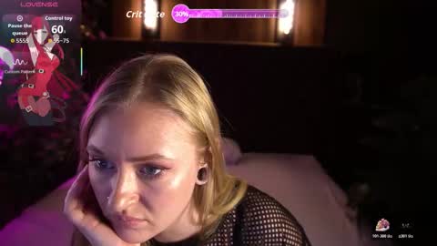 Snapshot of dramaquenn chatting on February 2, 7:07 am Lina online show from February 2, 7:07 am