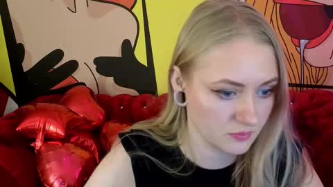 Snapshot of dramaquenn chatting on February 12, 7:03 am Lina online show from February 12, 7:03 am