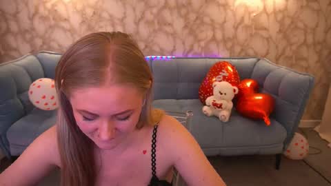 Snapshot of dramaquenn chatting on February 15, 7:51 am Lina online show from February 15, 7:51 am