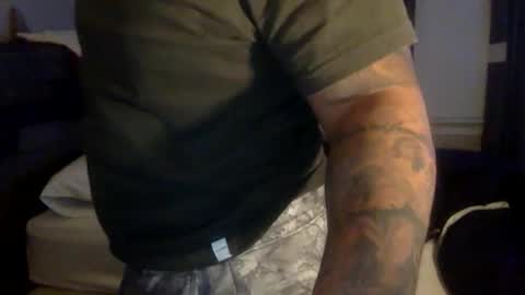 Snapshot of dre11277 chatting on December 21, 3:57 am dre11277 online show from December 21, 3:57 am