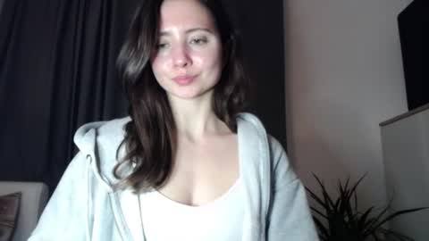 Nicole online show from December 3, 4:05 pm