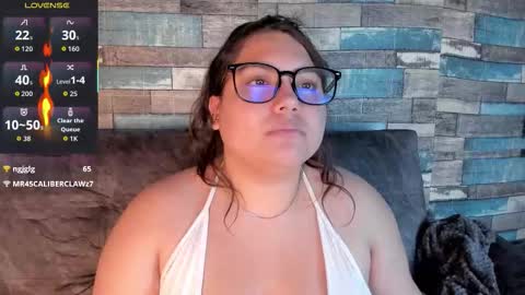 Snapshot of dreamboo_ chatting on February 20, 6:26 am Cami Daza online show from February 20, 6:26 am