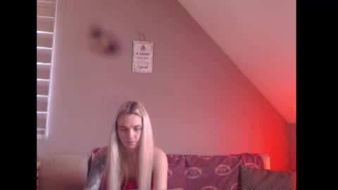 A girl online show from February 14, 8:22 am