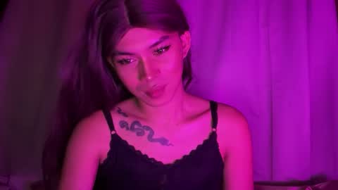 Snapshot of dreamcome_truexx chatting on May 31, 9:38 pm true online show from May 31, 9:38 pm