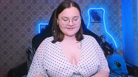 dreamforyoue2 online show from October 4, 8:45 am