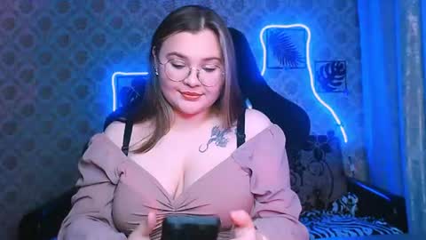 dreamforyoue2 online show from June 25, 7:18 pm