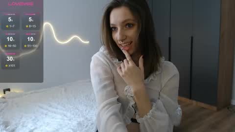 Snapshot of dreamhale chatting on February 17, 9:13 am  Hello im Eva  online show from February 17, 9:13 am