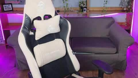 im Kai ntmu online show from April 15, 8:32 am