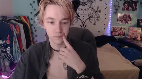 Yukichi online show from December 13, 10:59 pm